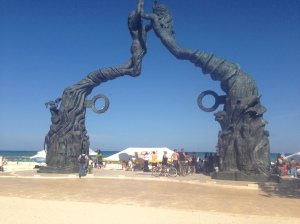 Statue on Playa del Carmen